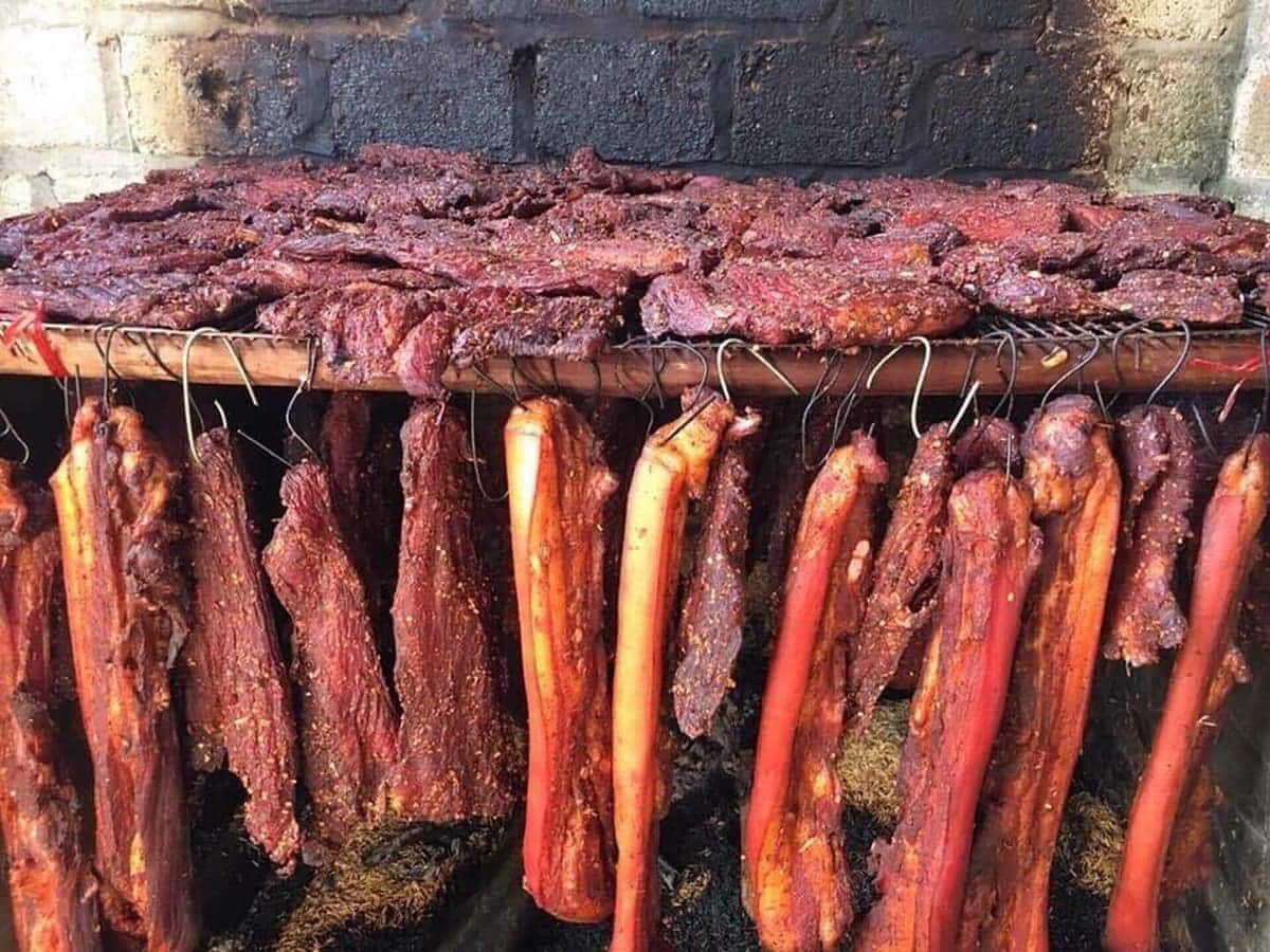 Thịt treo gác bếp