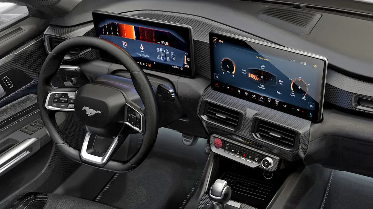 Tiện nghi giải trí cao cấp của xe Mustang