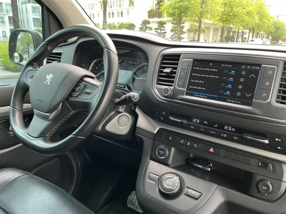 Tiện nghi xe Peugeot Traveller