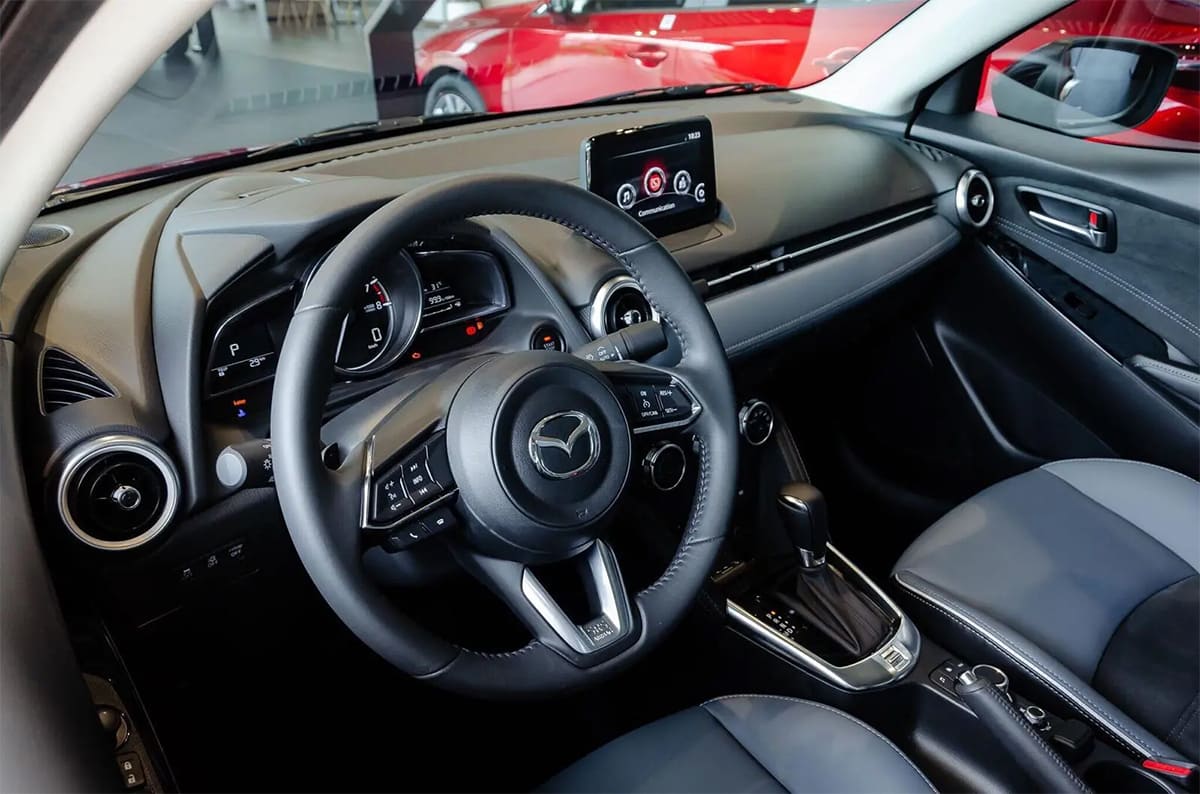 Tiện nghi xe Mazda 2