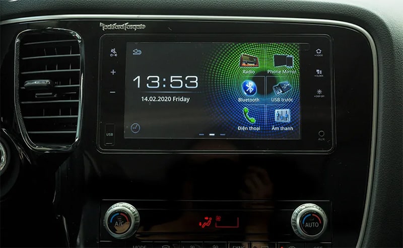 Tiện nghi xe Mitsubishi Outlander