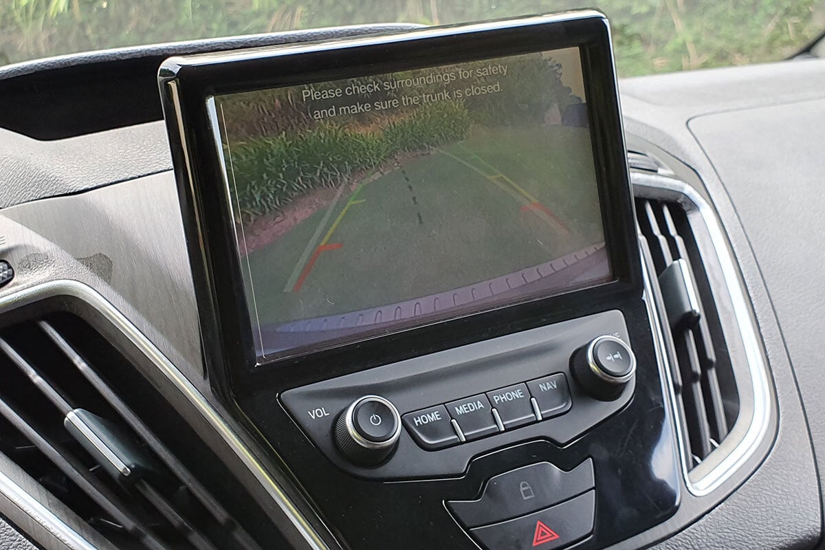 Tourneo bản Titanium có camera lùi