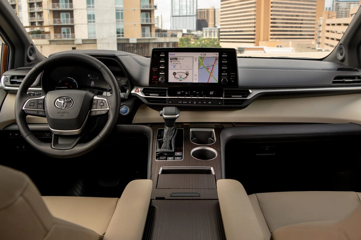 Toyota Sienna 2023 được trang bị nhiều tính năng tiện nghi cải tiến