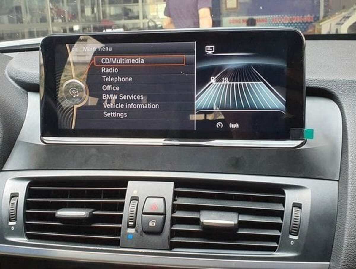 Trang bị tiện nghi trên BMW X3 2023 cũng được cập nhật và tích hợp công nghệ hiện đại