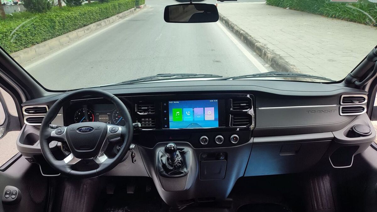 Transit thế hệ mới có đủ hệ thống giải trí cơ bản