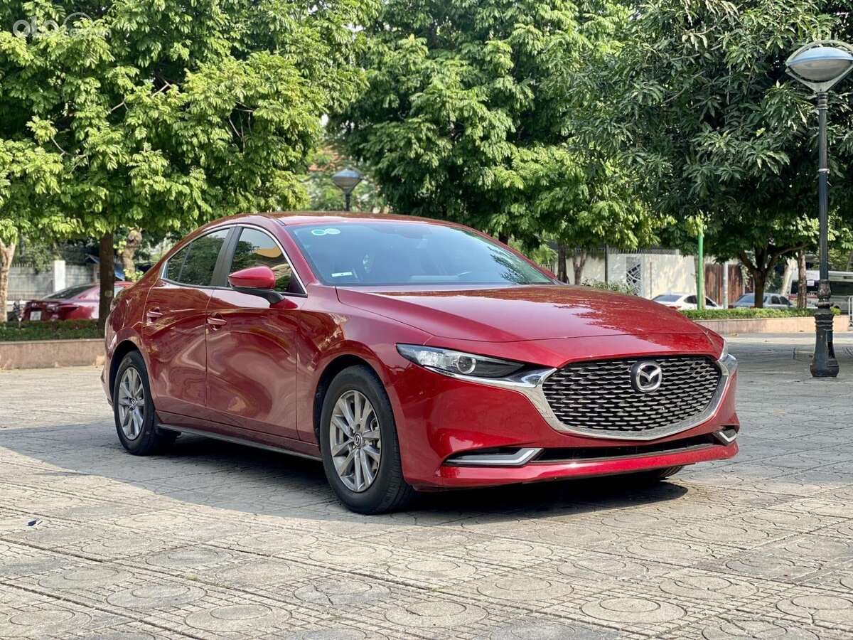 Từ năm 2015 trở đi Mazda 3 đã "lật đổ" Toyota Corolla Altis về doanh thu