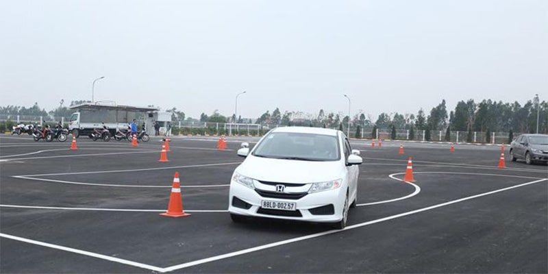 vẫn giữ nguyên tổng thời gian đào tạo lái xe