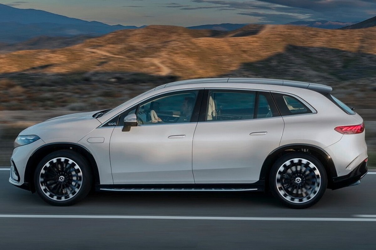 Vận hành êm ái với Mercedes EQS SUV
