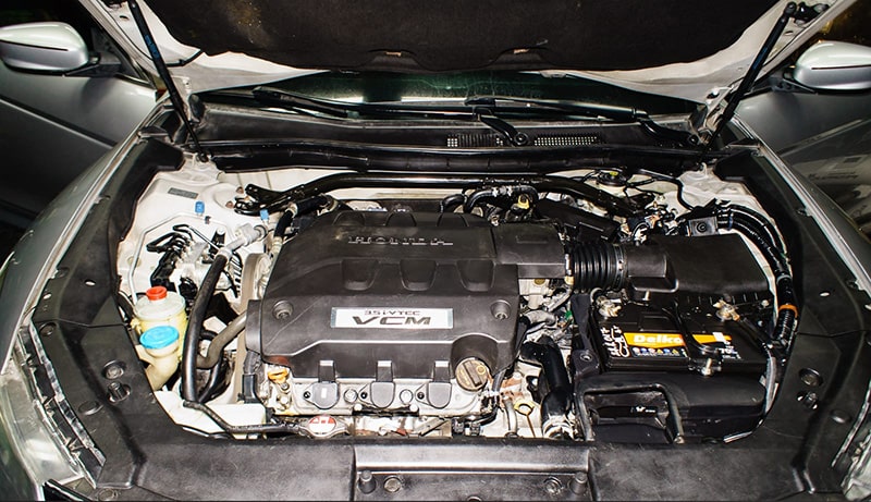 Vệ sinh khoang máy ô tô