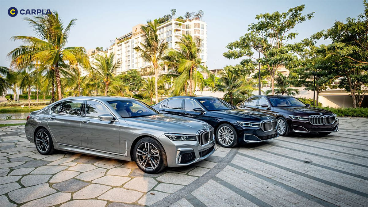 Cảm giác lái BMW 730Li luôn mạnh mẽ nhờ khả năng chuyển số mượt mà