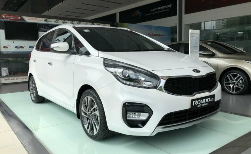 Xe KIA Rondo