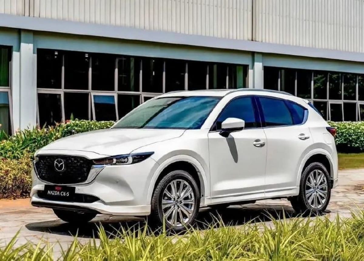 Xe Mazda CX-5 ngoại thất trắng 