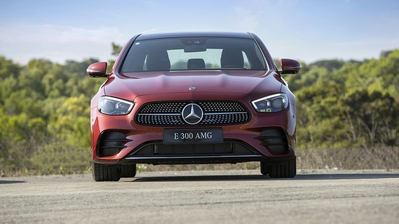 Giá xe Mercedes E300 từ 3,209 tỷ
