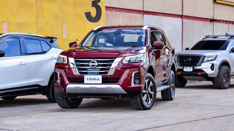 Xe Nissan Terra