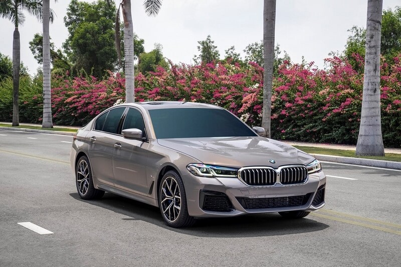 Giá xe BMW 530i từ 3,289 tỷ