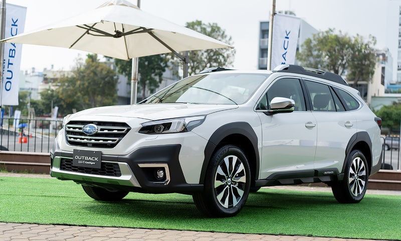 Giá xe Subaru Outback khá cao so với phân khúc