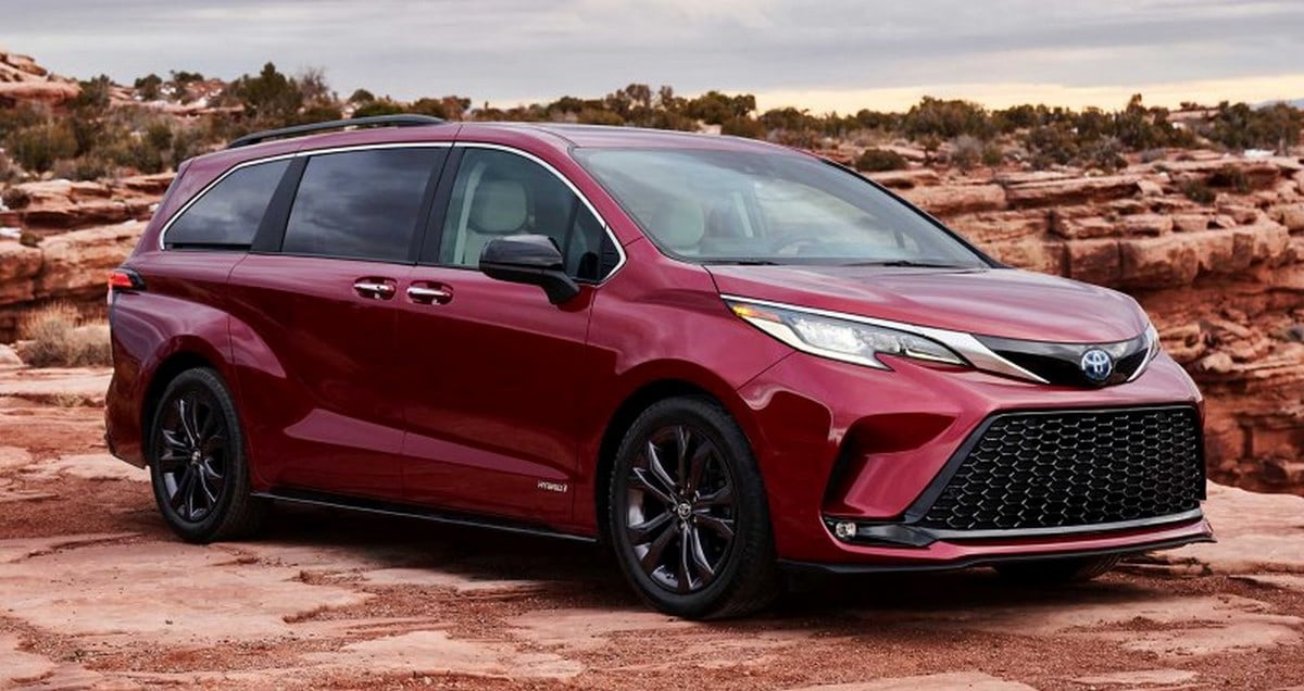 Xe Toyota Sienna ngoại thất đỏ 