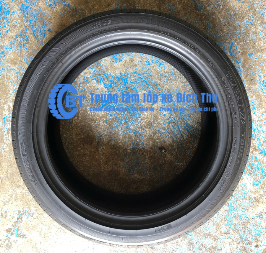 Hình ảnh xe Lốp Bridgestone 215/45R17 T005 ( Lốp dành cho xe Kia Cerato, K3; Huyndai I30, Toyota Corol