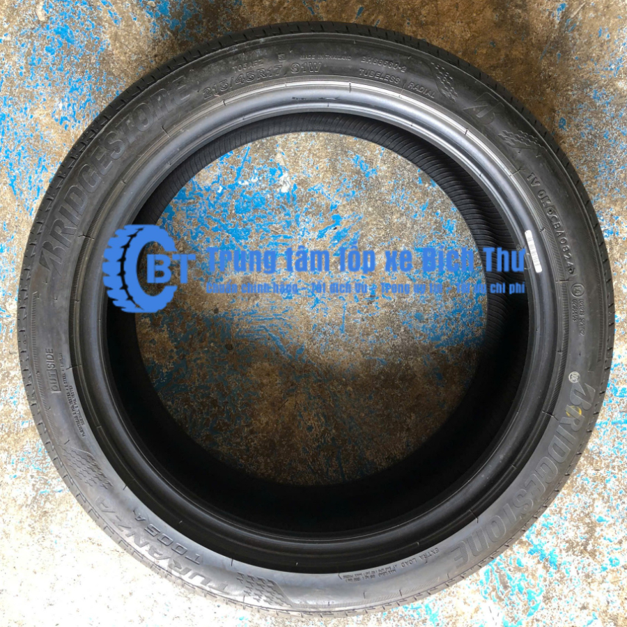 Hình ảnh xe Lốp Bridgestone 215/45R17 T005 ( Lốp dành cho xe Kia Cerato, K3; Huyndai I30, Toyota Corol