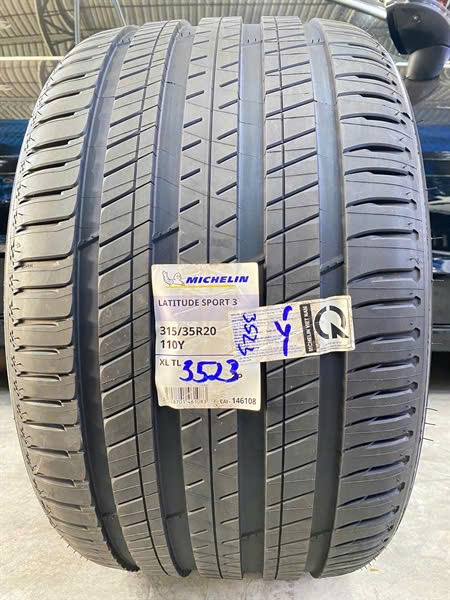 Hình ảnh xe 315/35ZR20 Michelin Dòng hiệu suất cao của Michelin chuyên cho siêu xe và xe thể thao.