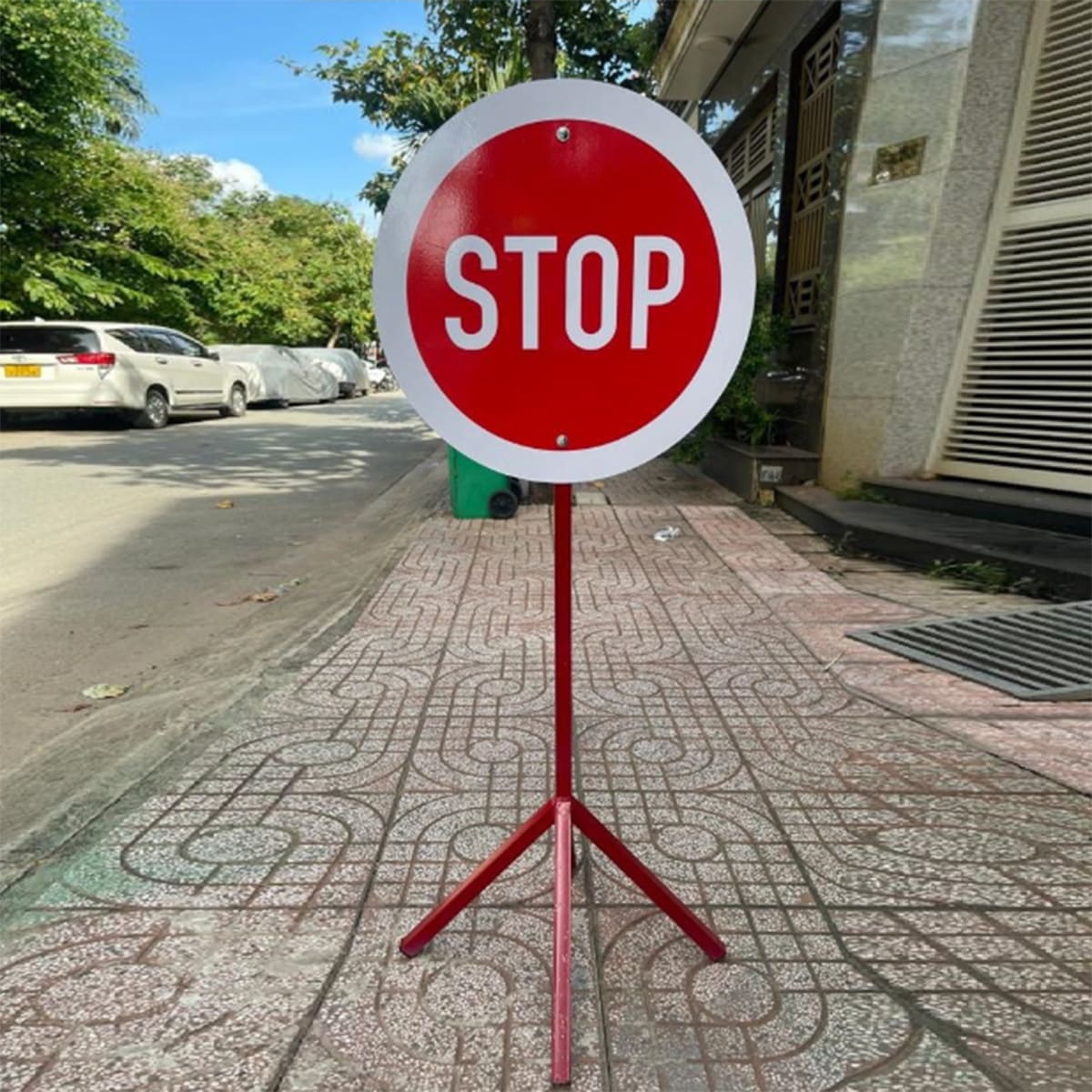 Biển báo STOP có ý nghĩa gì?