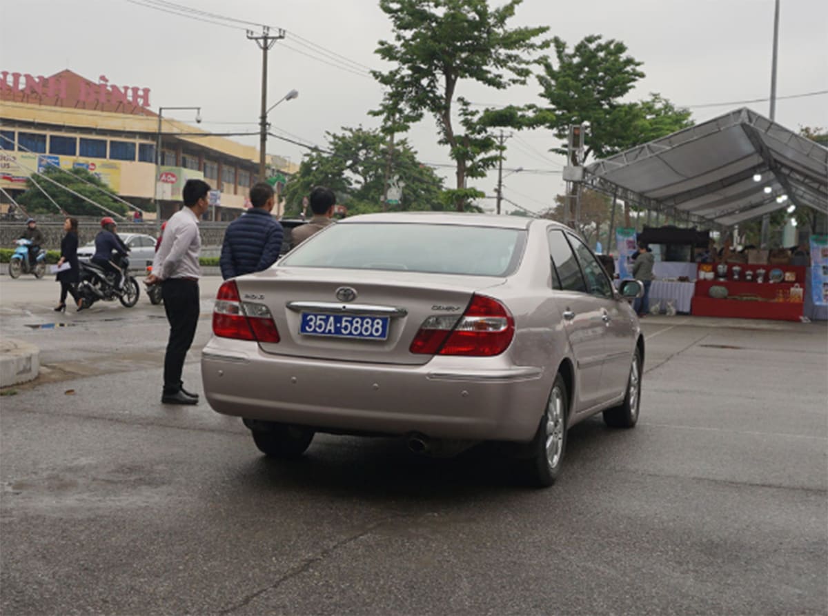 Biến số xe màu xanh