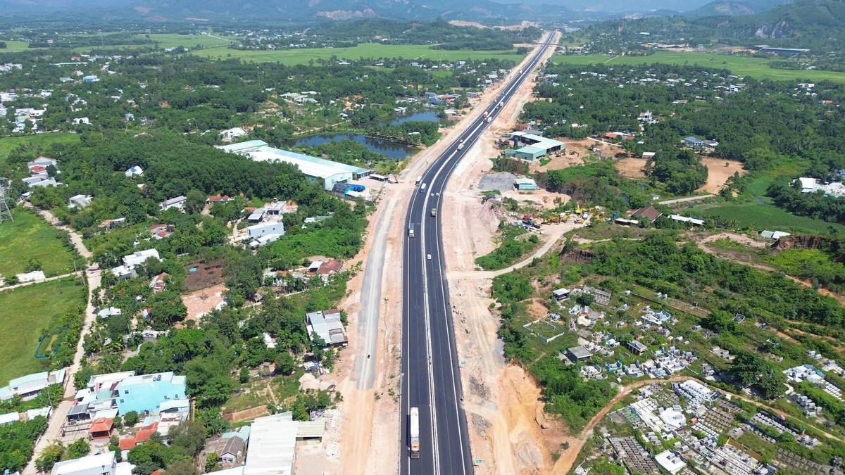 Cao tốc Hòa Liên Túy Loan bao nhiêu km?