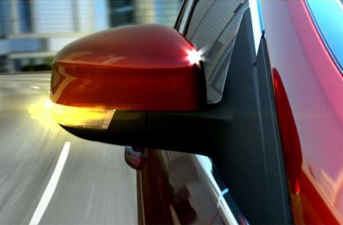 lỗi chuyển làn không xi nhan