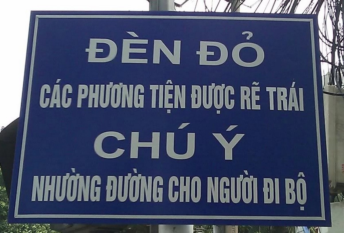 Đèn đỏ có được rẽ trái không?
