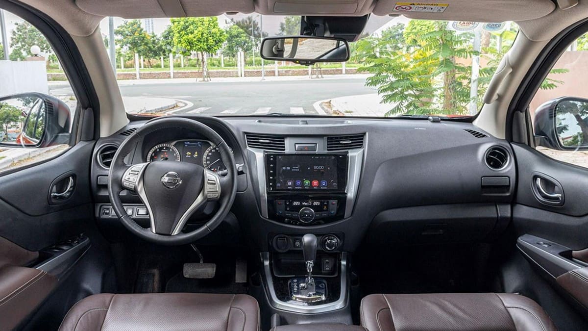 Khoang lái của Nissan Terra 2020 đầy tính hiện đại