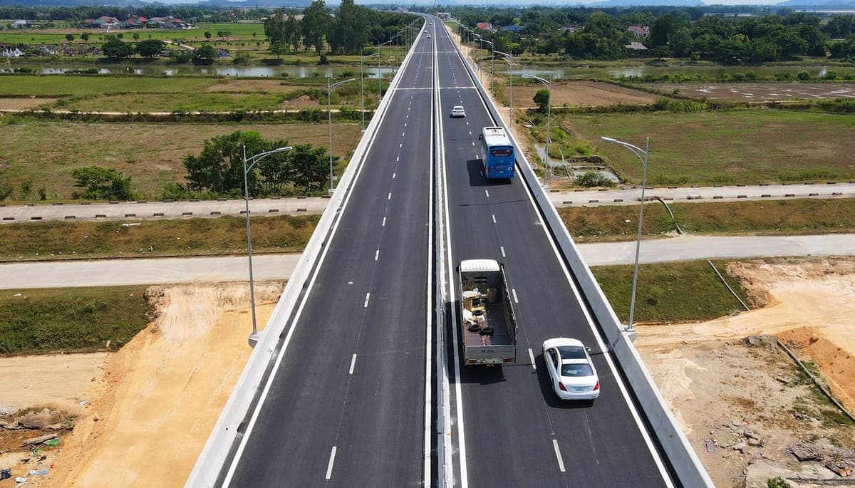 Một số lưu ý khi di chuyển trên cao tốc Bãi Vọt Hàm Nghi