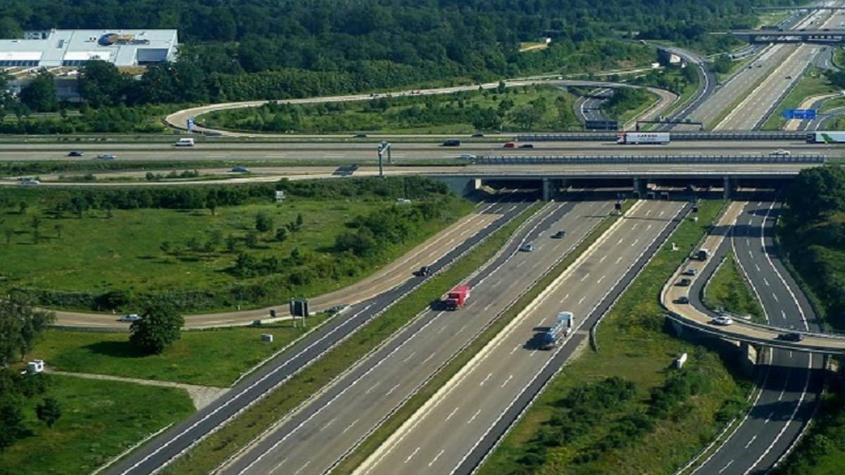 Một số lưu ý khi di chuyển trên cao tốc Lào Cai Kim Thành