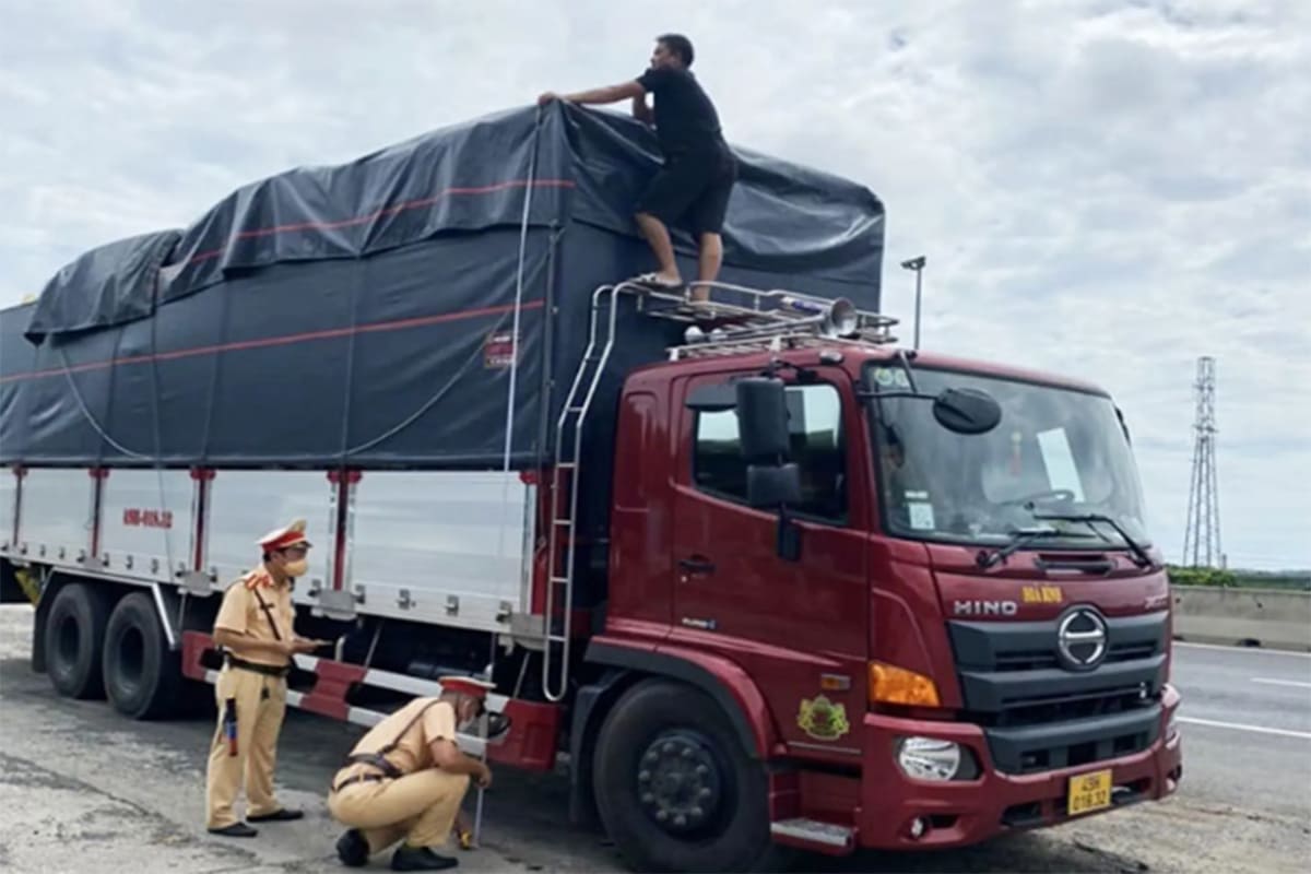 Một số mức phạt khi tải trọng xe chở quá mức quy định