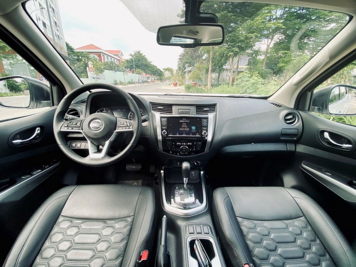 Nhiều tính năng hiện đại và độ an toàn được tích hợp trên Nissan Navara 2022