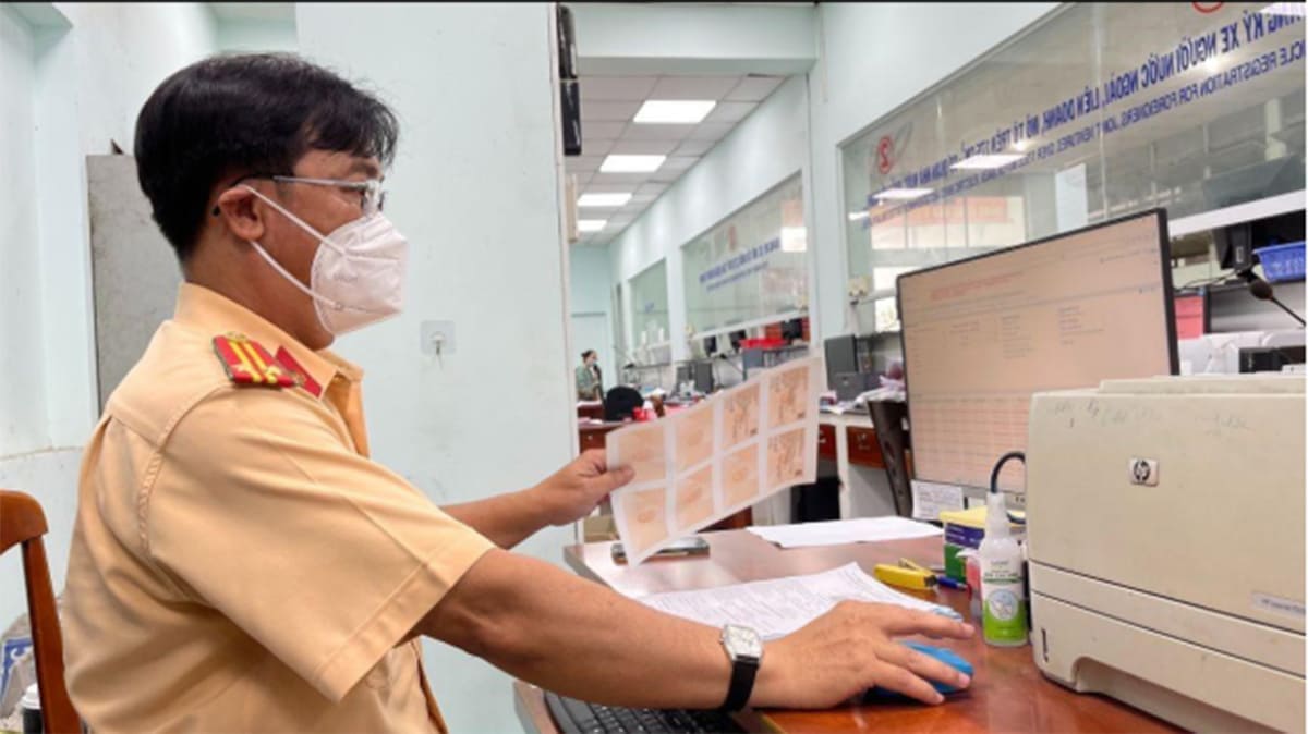 Hình thức 3: Nộp trực tiếp cho người có thẩm quyền