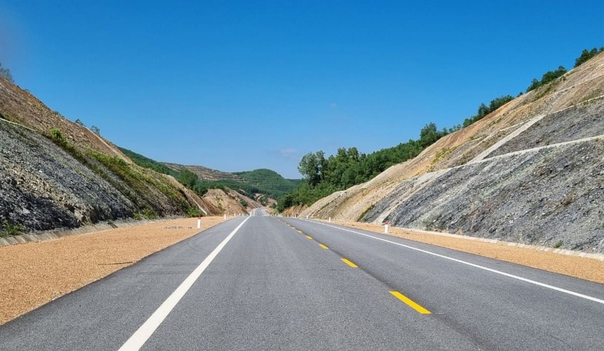 Thu phí cao tốc La Sơn Hòa Liên