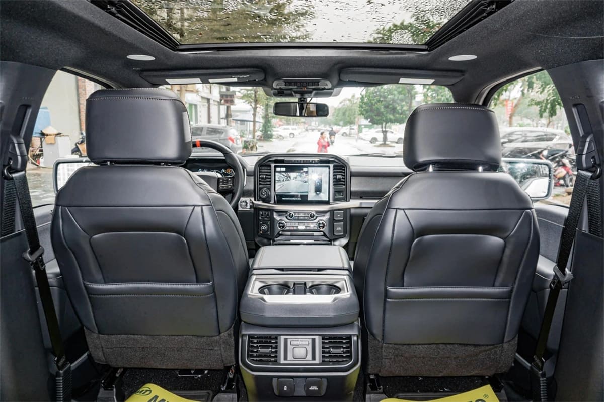 Ford Raptor 2022 trang bị nhiều tính năng công nghệ an toàn tiêu chuẩn