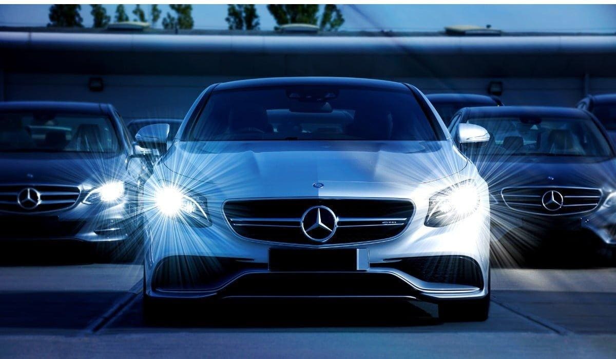 Xe lướt là xe được sản xuất và sử dụng ở quốc tế (xe quảng cáo, xe chạy thử,...)