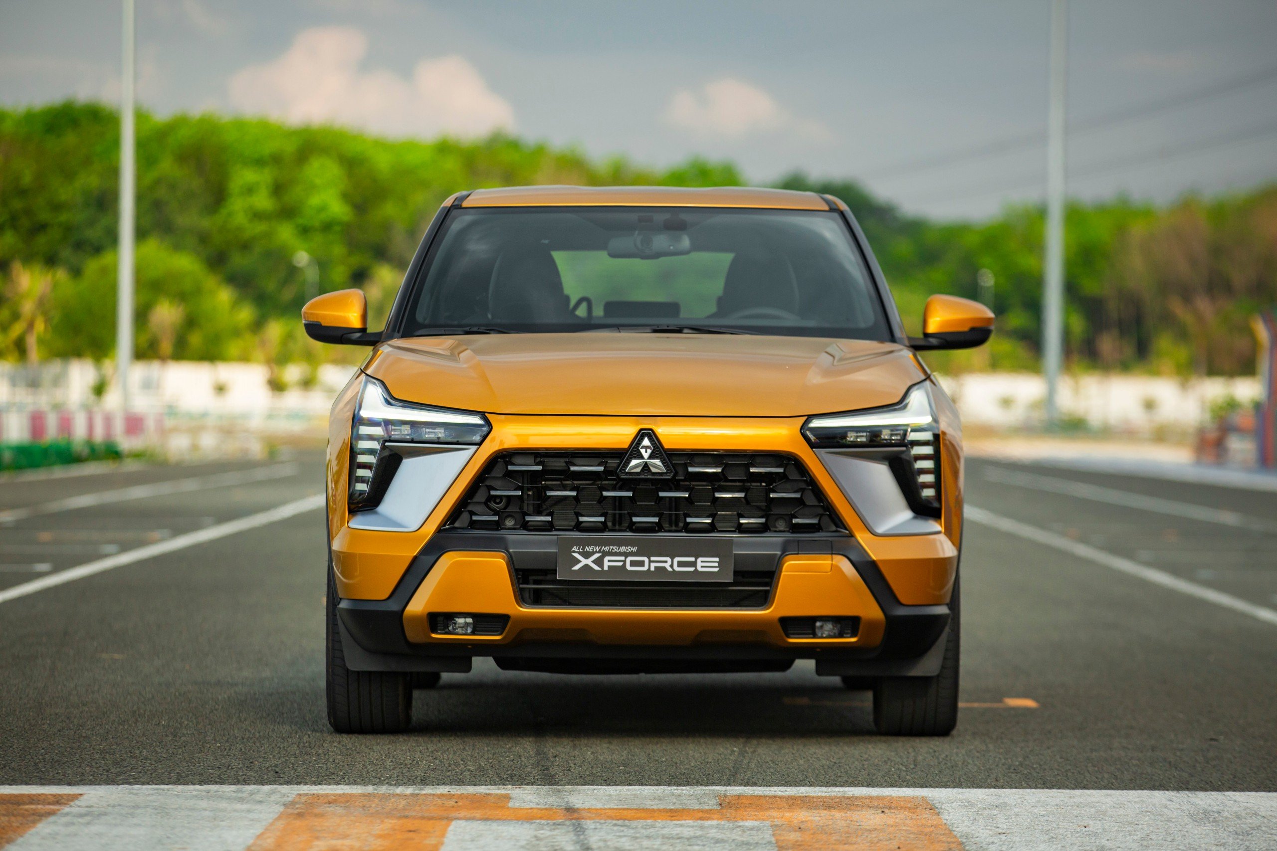 Hình ảnh xe MITSUBISHI XFORCE PREMIUM - 2025