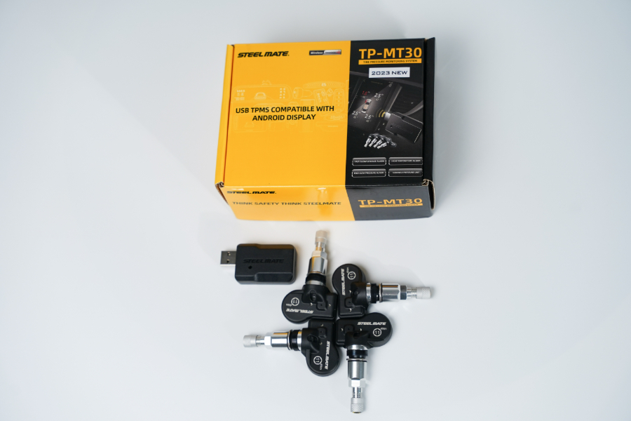 Hình ảnh xe Cảm biến áp suất lốp thông minh tích hợp màn hình android STEELMATE TP-MT 30