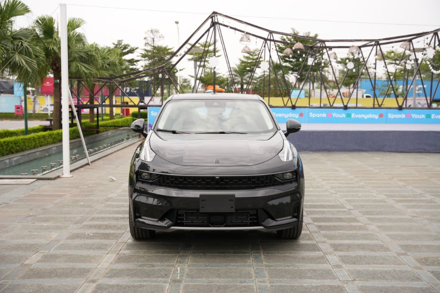 Hình ảnh xe LYNK & CO 05 HYPERHALO ĐEN 2024