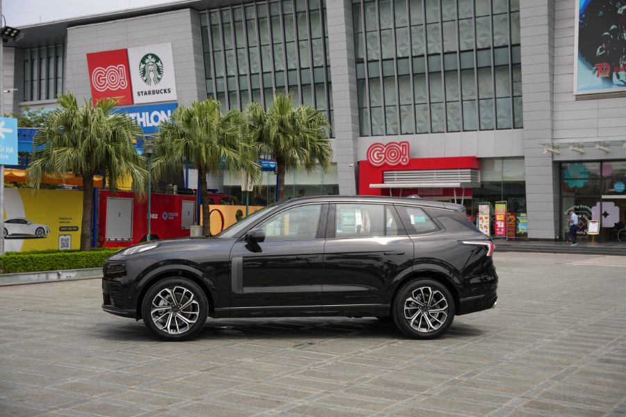 Hình ảnh xe Lynk & Co 09 ULTRA ĐEN 2024