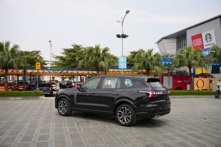 Hình ảnh xe Lynk & Co 09 ULTRA ĐEN 2024