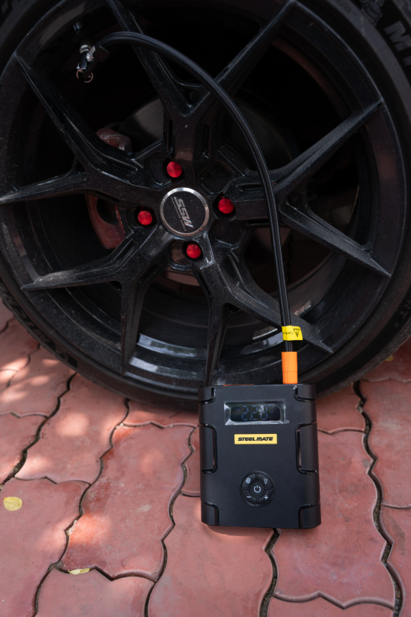 Hình ảnh xe Kích bình - Bơm lốp khẩn cấp đa năng Steelmate T8 PRO