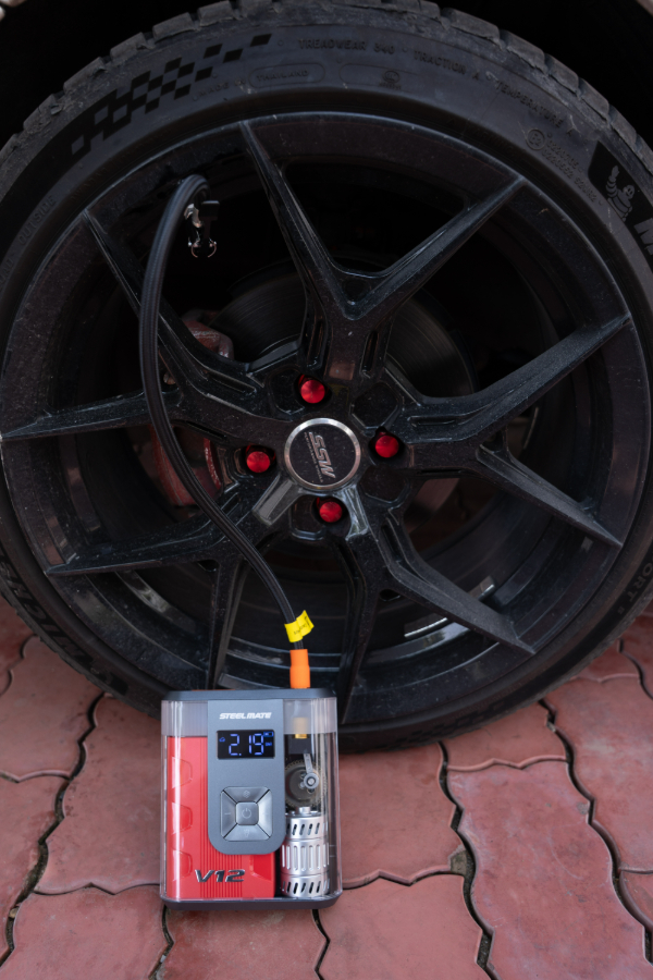 Hình ảnh xe Kích bình - Bơm lốp ô tô đa năng STEELMATE V12SE