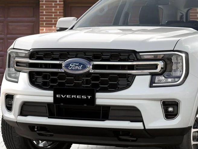 Hình ảnh xe FORD EVEREST AMBIENTE 4X2AT
