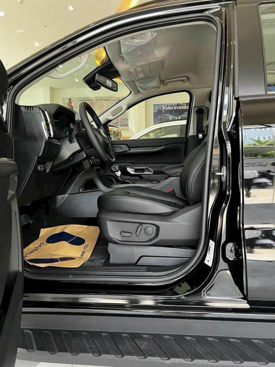 Hình ảnh xe FORD EVEREST 2025