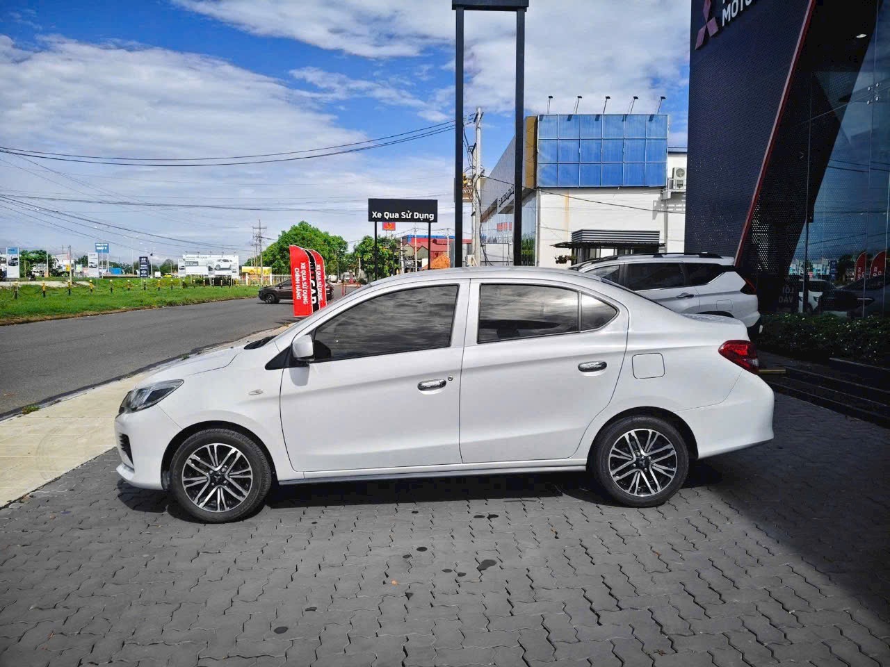 Hình ảnh xe MITSUBISHI ATTRAGE MT 2022