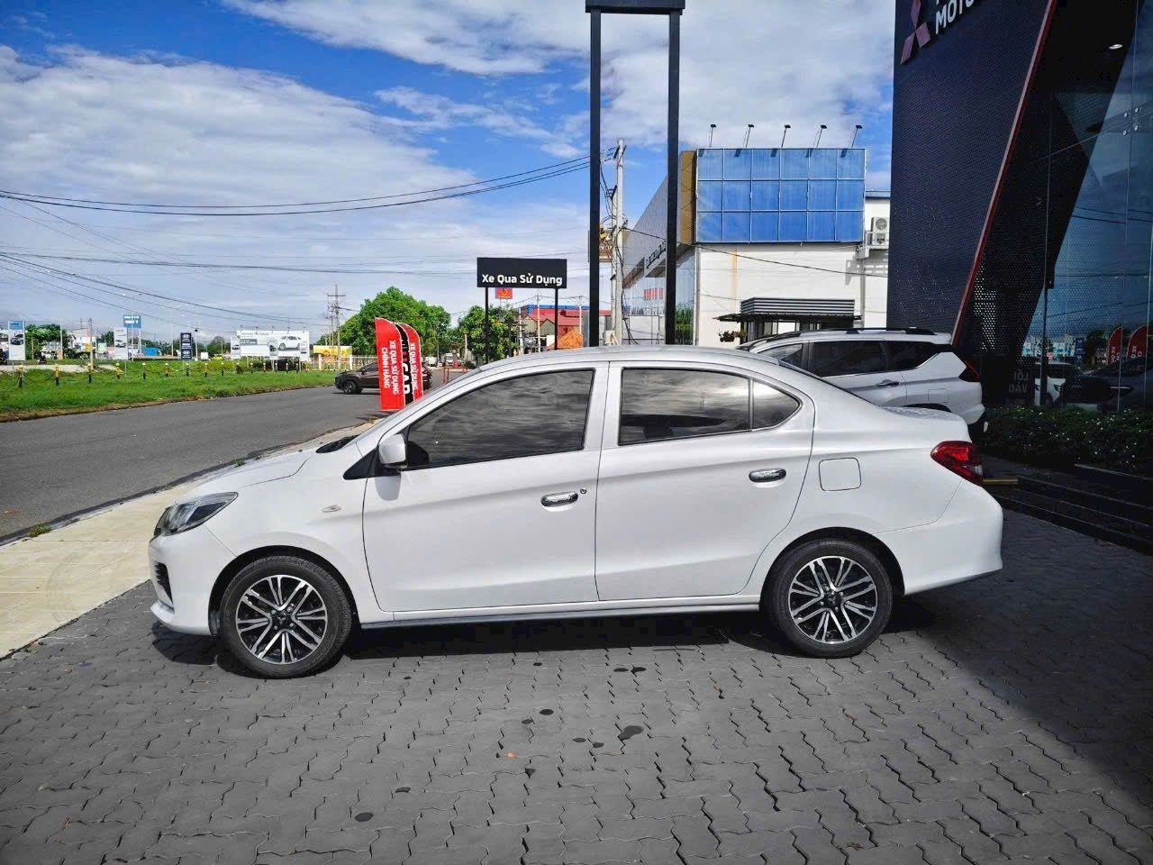 Hình ảnh xe MITSUBISHI ATTRAGE MT 2022