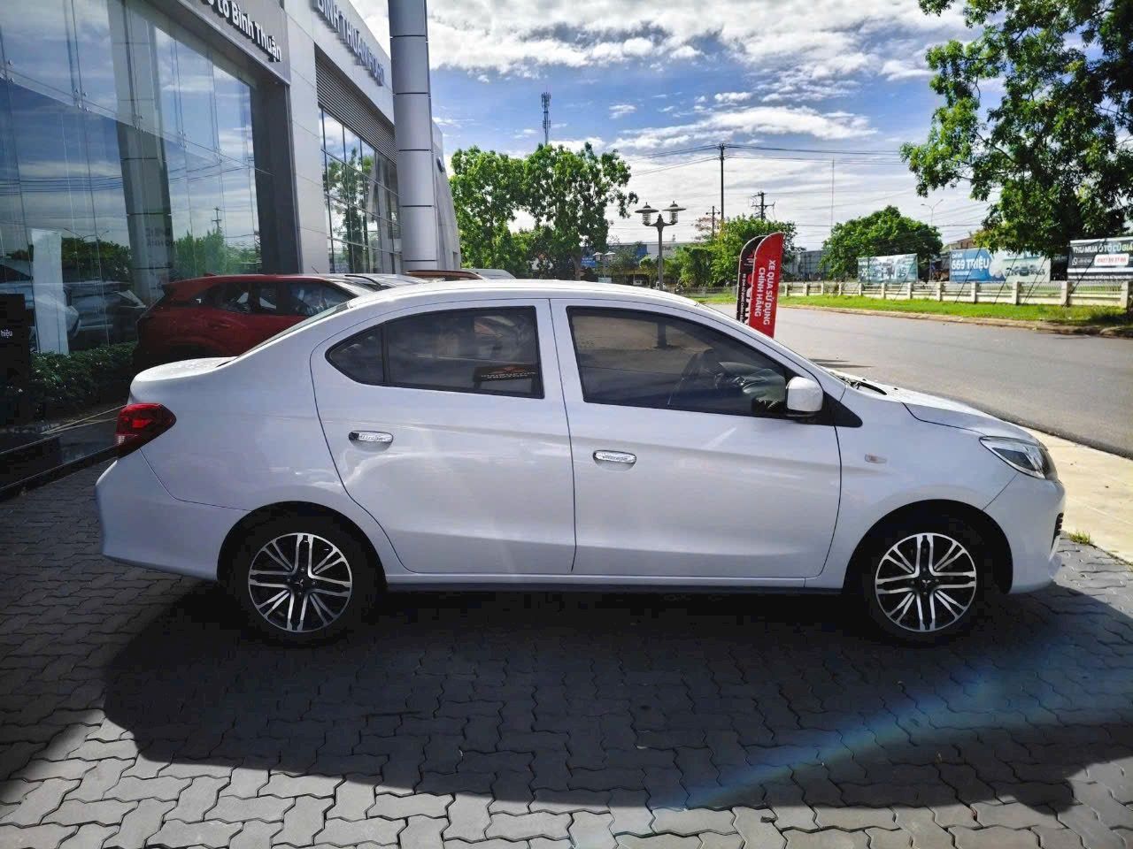 Hình ảnh xe MITSUBISHI ATTRAGE MT 2022
